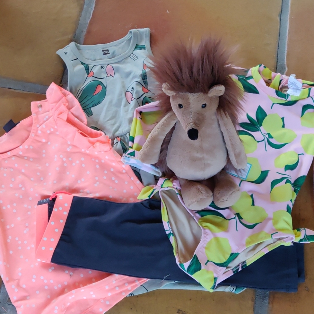 Girls size 4 gift bag